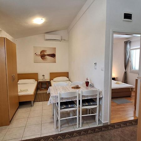 4 Adriatic Apartment Pag Паг Экстерьер фото
