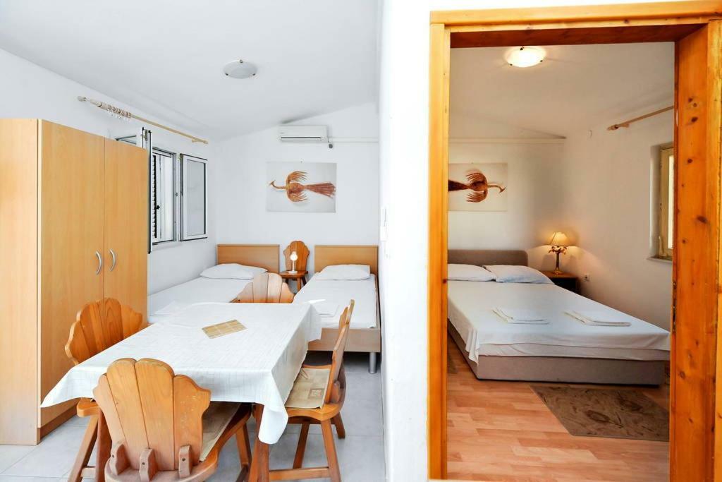 4 Adriatic Apartment Pag Паг Экстерьер фото